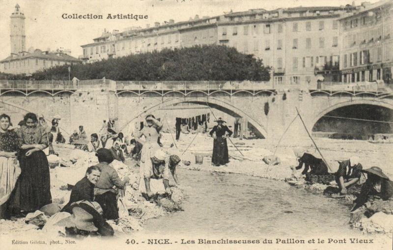 CPA NICE - Les Blanchisseuses de Paillon et le Pont Vieux (110763)