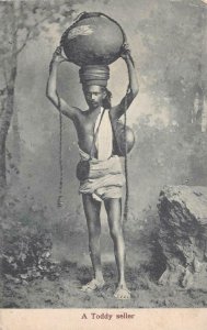 A TODDY SELLER INDIA POSTCARD (c. 1910)