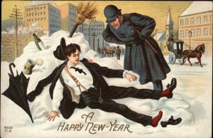 New Year Comic Policeman Finds Drunk Man in Snowbank c1910 Vintage Postcard
