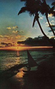 VINTAGE POSTCARD SUNSET ON WAIKIKI HAWAII - A MIKE ROBERTS CARD