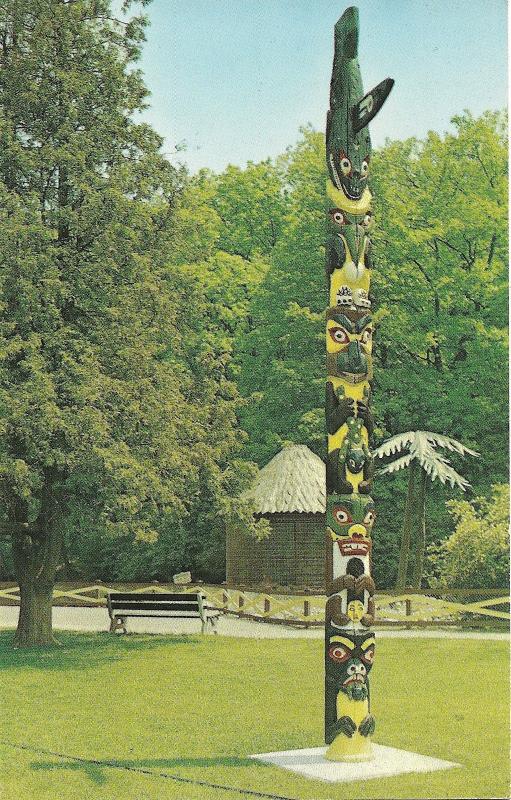 LONDON ONTARIO CANADA STORYBOOK GARDENS TOTEM POLE POSTCARD 