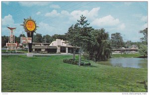 Exterior,  The Rainbow Motel,  Cleveland,  Ohio,   40-60s