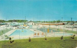 BEAUMONT, TX Texas  CIRCLE TRAILER PARK Pool~50's Cars ROADSIDE Chrome Postcard