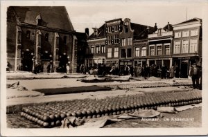 Netherlands Alkmaar De Kaasmarkt Vintage RPPC C013