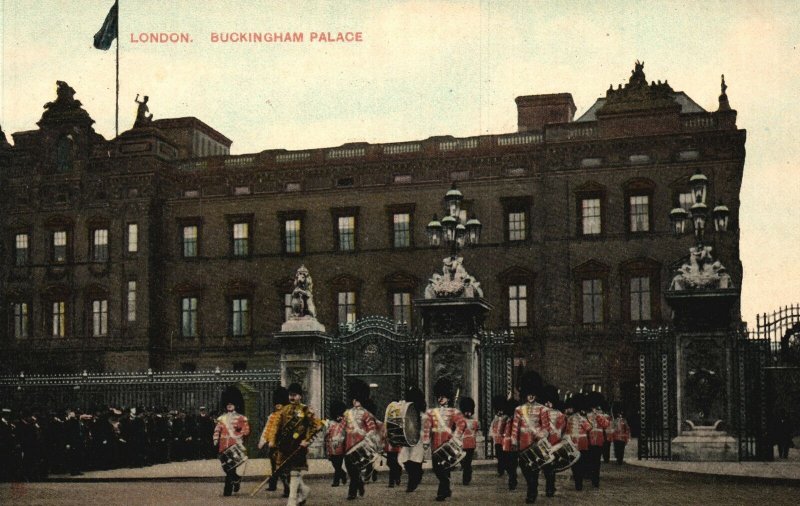 Vintage Postcard 1910's The Buckingham Palace London England UK