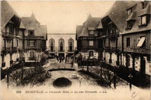 CPA DEAUVILLE - Normandy Hotel - La cour Normande (515631)