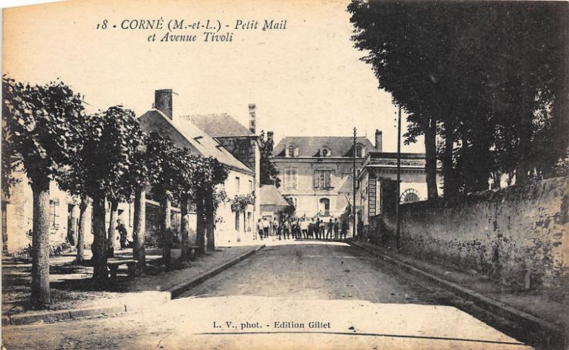 Corne (M.-et-L.) Petit Mail et Avenue Tivoli Postcard