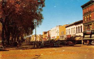 Marshalltown Iowa Street Scene Shopping Area Vintage Postcard J64221