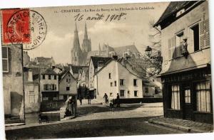 CPA CHARTRES-La Rue du Bourg et les Fleches de la Cathédrale (184517) 