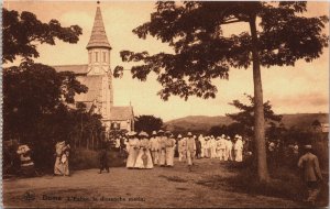 Congo Boma L'Eglise le Dimanche Matin Vintage Postcard C108