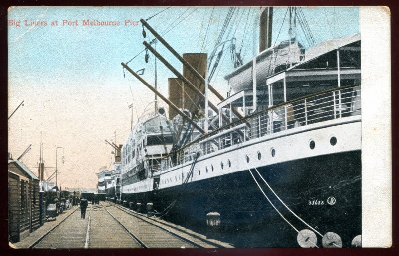dc1794 - AUSTRALIA Melbourne Postcard 1910s Steamers in Harbor
