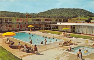 Cave City Kentucky~Holiday Inn-People @ Swimming Pool & Kiddie Pool~1960s Pc