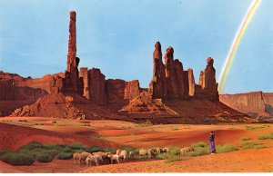 US    PC4066  TENDING NAVAJO SHEEP, MONUMENT VALLEY, ARIZONA