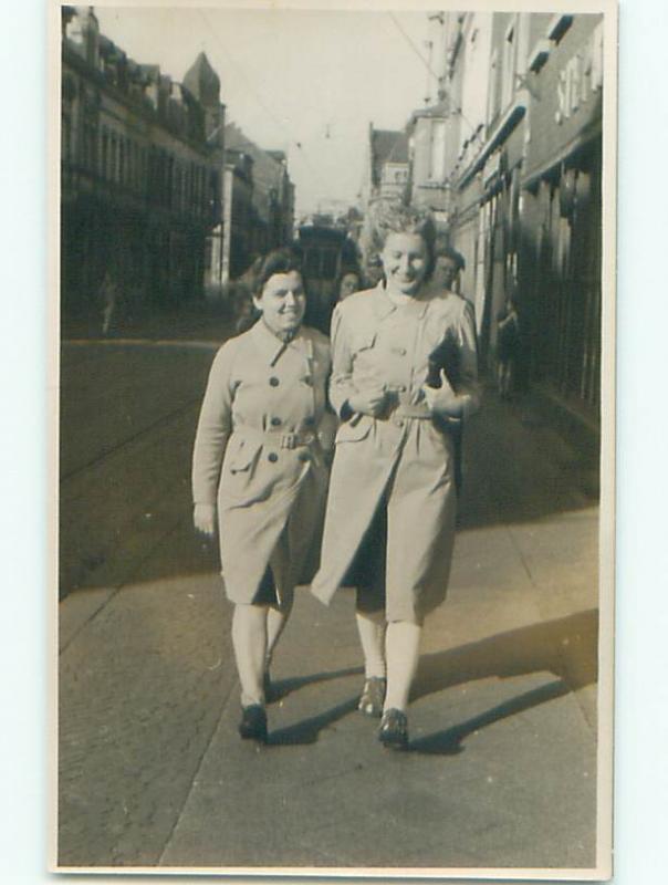 Old rppc GERMAN GIRLS WALK BY STREET SHOPS Hamborn - Duisburg GERMANY o1582@