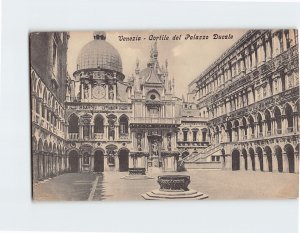 Postcard Cortile del Palazzo Ducale Venice Italy