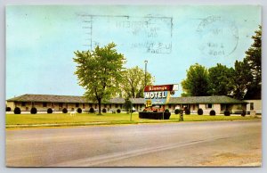 Roadside View~Dublin Indiana~Kinneys Motel Exterior~Lawn Deer~Sign~1965 PC