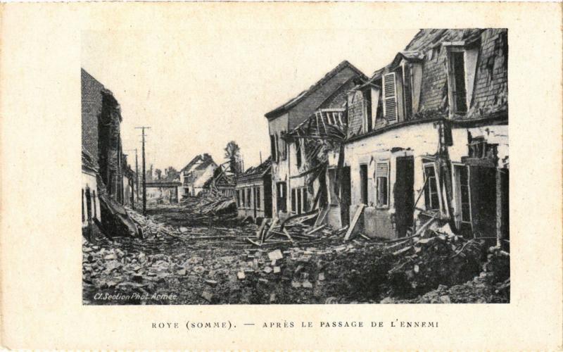 CPA Militaire, Roye - Apres le Passage de l'Ennemi (277925)