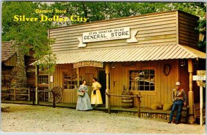 Postcard SHOP SCENE Branson Missouri MO AK0412