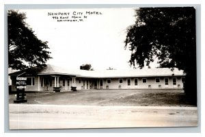 Vintage 1950's RPPC Postcard Newport City Motel Newport Vermont