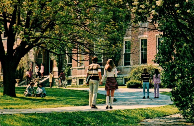 Indiana Huntington Campus Scene Huntington Collage