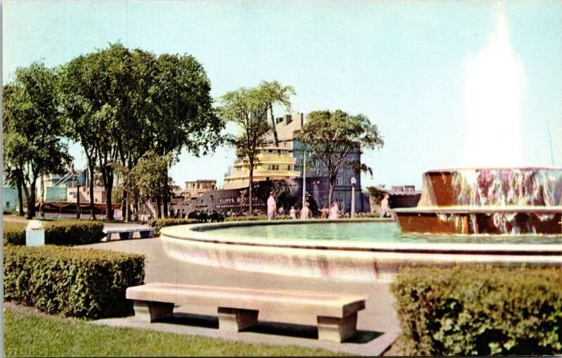 Fountain Government Park Sault Ste Marie Michigan MI Postcard Curtiech VTG UNP