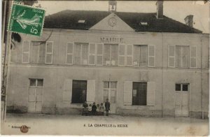 CPA LA CHAPELLE-LA-REINE La Mairie (924956)