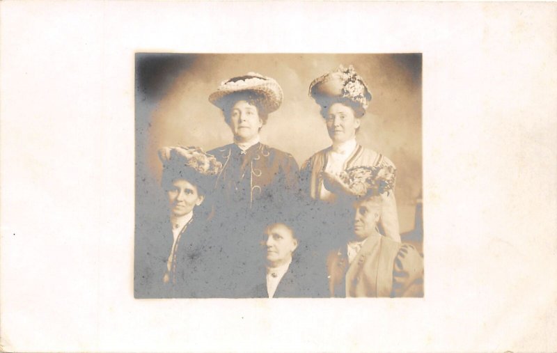 J46/ Jacksonville Illinois RPPC Postcard c1910 Pretty Women Large Hats 253