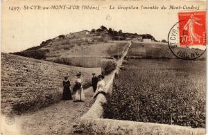 CPA St-CYR-au-MONT-d'OR - Le Grapillon montée du Mont-Cindre (572689)