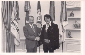 Elvis Presley and President Richard Nixon, 1970, White House, Washington DC NARA