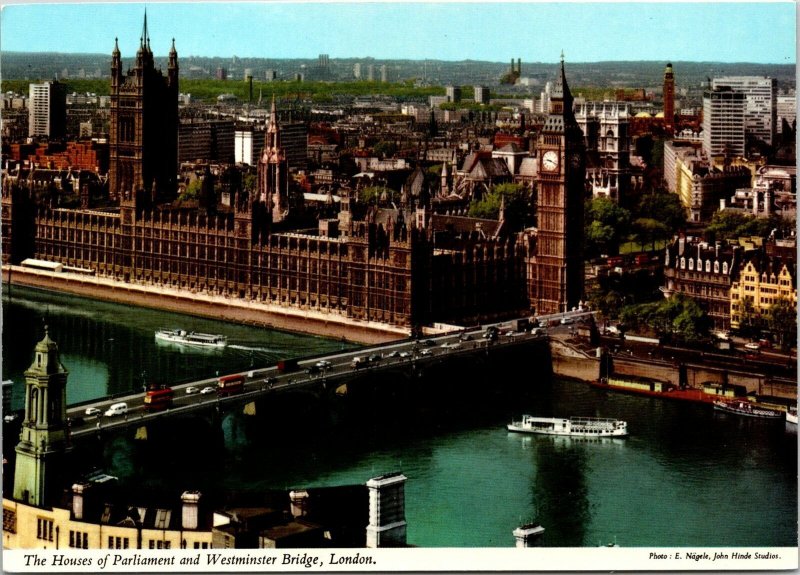 CONTINENTAL SIZE POSTCARD HOUSE OF PALIAMENT AND THE RIVER THAMES