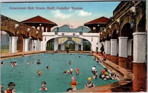 Postcard SWIMMING POOL SCENE Banff Alberta AB AL3126