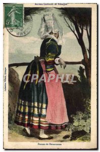 Postcard Old Veterans costumes of Brittany Woman Folklore Douarnenez