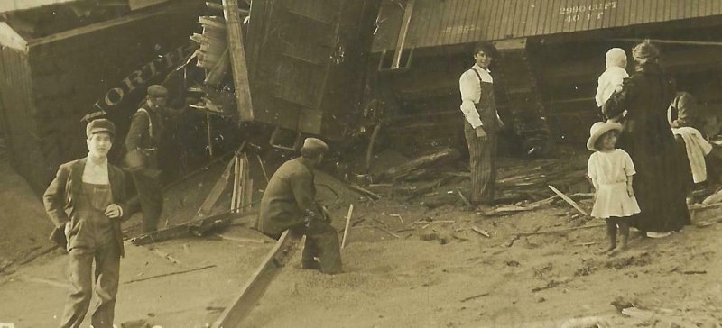 New York Mills MINNESOTA RPPC 1913 TRAIN WRECK Northern Pacific NP RR nr Wadena