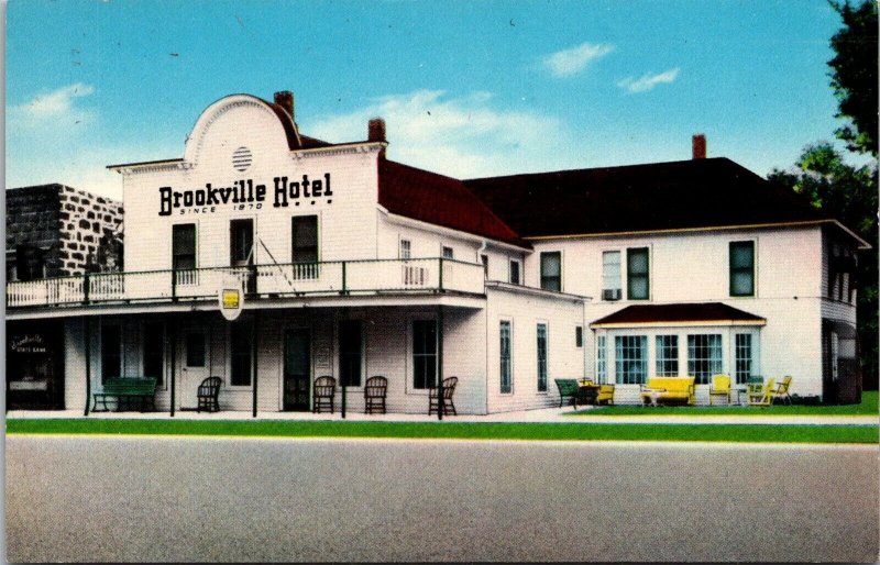 Brookville Hotel on US 40 Between Salina and Ellsworth KS Vintage Postcard Q41