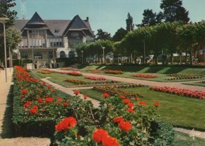 France Postcard - Bretagne - La Baule - Jardins Fleuris Devant La Poste   RR7772