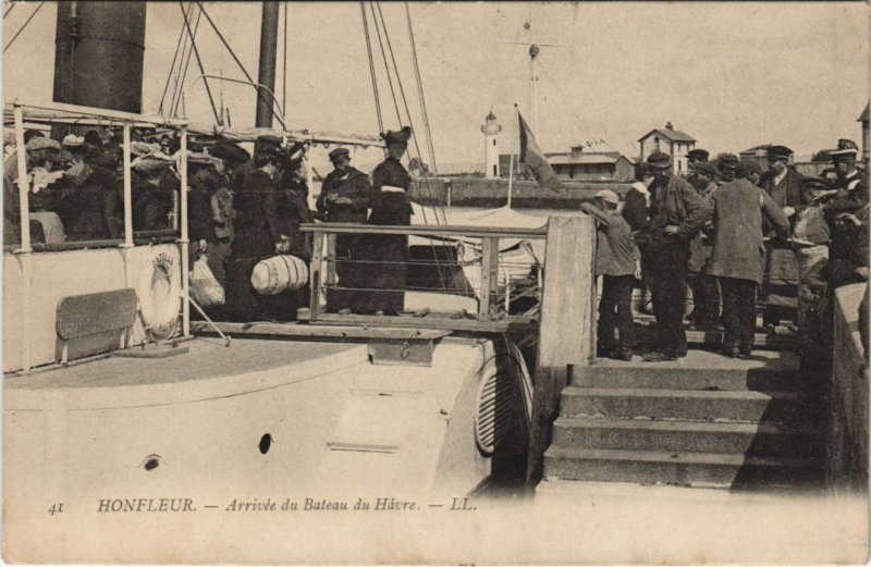 CPA HONFLEUR Arrivee du Bateau du Havre (1225338)