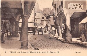 US21 Davy Chapelier Hats France Dinan le dessous des maisons rue des Cordelier