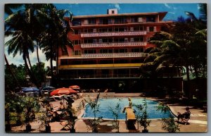 Postcard Honolulu HI c1960 The New Edgewater Hotel On Waikiki Beach