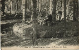 CPA Foret de VILLERS-COTTERETS La Fontaine des Gardes (804066)