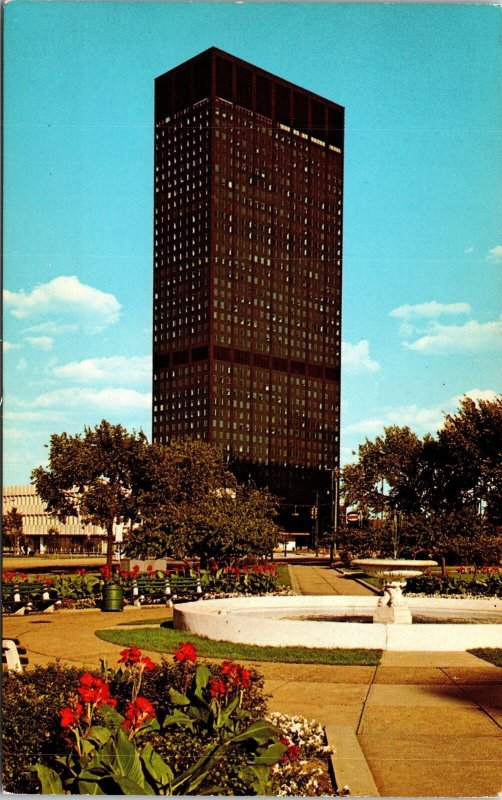 VINTAGE POSTCARD THE ERIEVIEW PLAZA TOWER AT CLEVELAND OHIO 1970s 