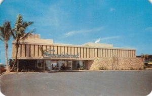 North Redington Beach, FL SANDALWOOD Apartment Hotel Roadside 1959 Rare Postcard
