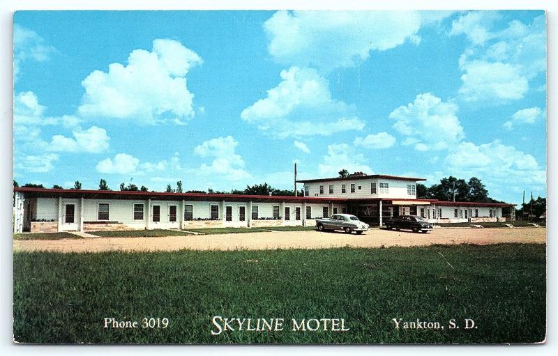 Postcard SD Yankton Skyline Motel 1950's Old Cars R50