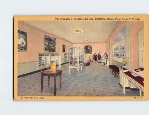 Postcard The Franklin D. Roosevelt Library, Exhibition Room, Hyde Park, New York