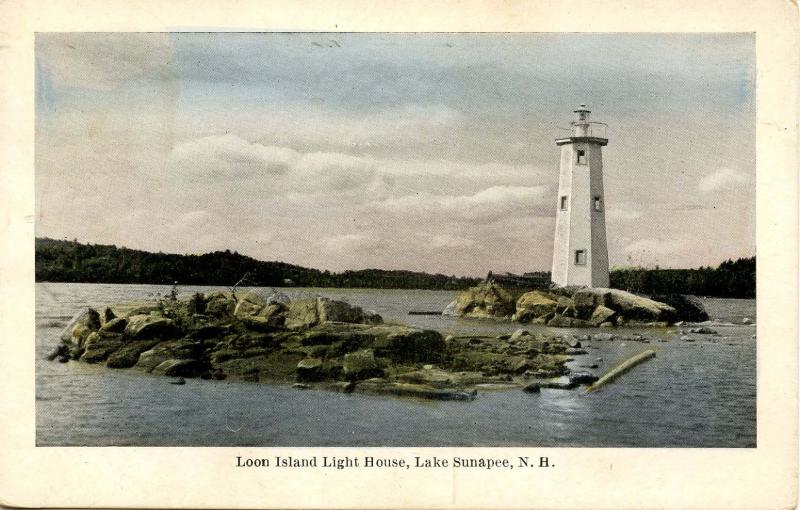 NH - Lake Sunapee. Leon Island Lighthouse