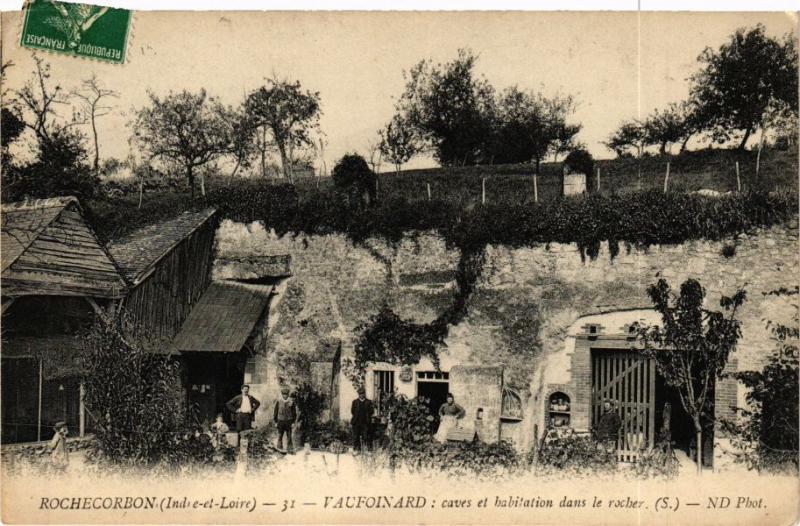 CPA ROCHECORBON - Vaufoinard caves et habitation dans (227110)