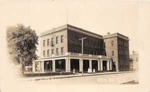 H47/ Red Oak Iowa RPPC Postcard 1913 Hotel Building Girls