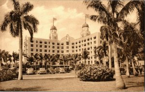 View of The Nautilus Hotel and Villas, Miami Beach FL Vintage Postcard H66