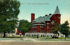 c1910 5111 High School, Muskegon, MI. Postcard F87