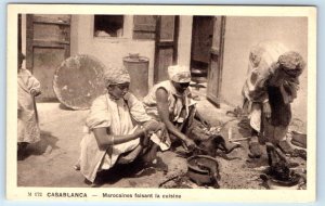 CASABLANCA Marocaines faisant la cuisine MOROCCO Postcard