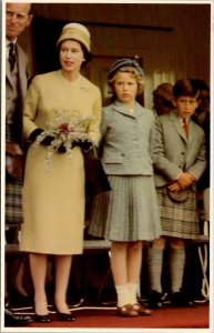 UK Royalty Braemar Highland Gathering, Queen Elizabeth II and Family Postcard Z9